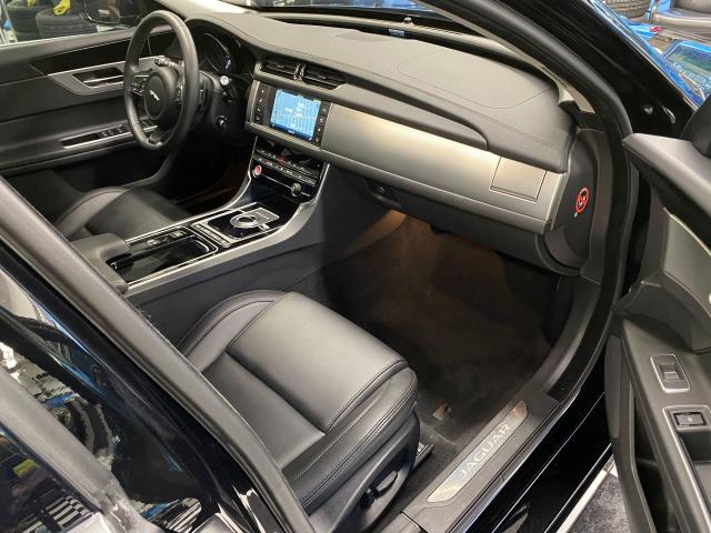 2017 Jaguar XF 20d Premium AWD+Xenons+GPS+Camera+Accident Free Photo20