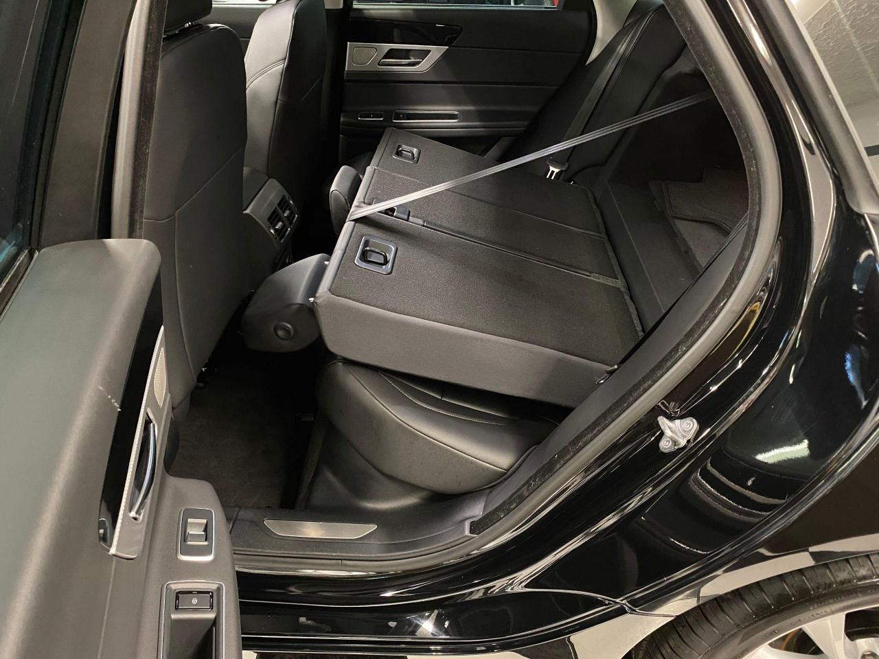2017 Jaguar XF 20d Premium AWD+Xenons+GPS+Camera+Accident Free - Photo #25