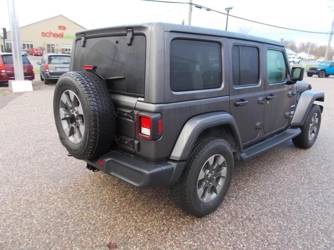 2021 Jeep Wrangler Unlimited Sahara Photo3