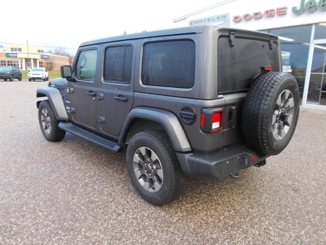 2021 Jeep Wrangler Unlimited Sahara Photo4