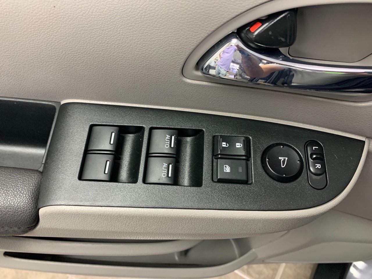2016 Honda Odyssey EX - Photo #12