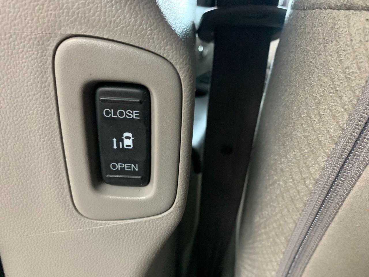 2016 Honda Odyssey EX - Photo #23
