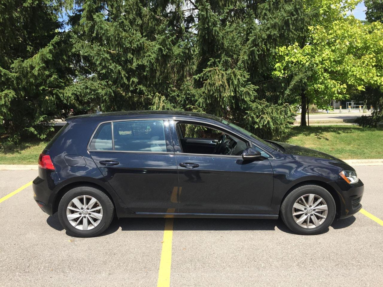 2016 Volkswagen Golf TRENDLINE - Photo #2