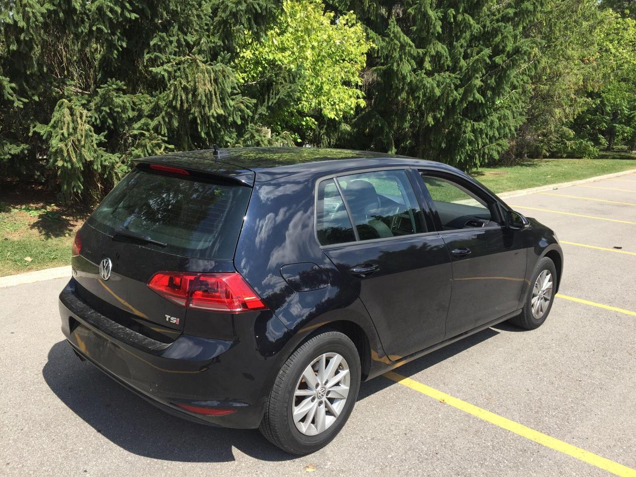 2016 Volkswagen Golf TRENDLINE Photo2