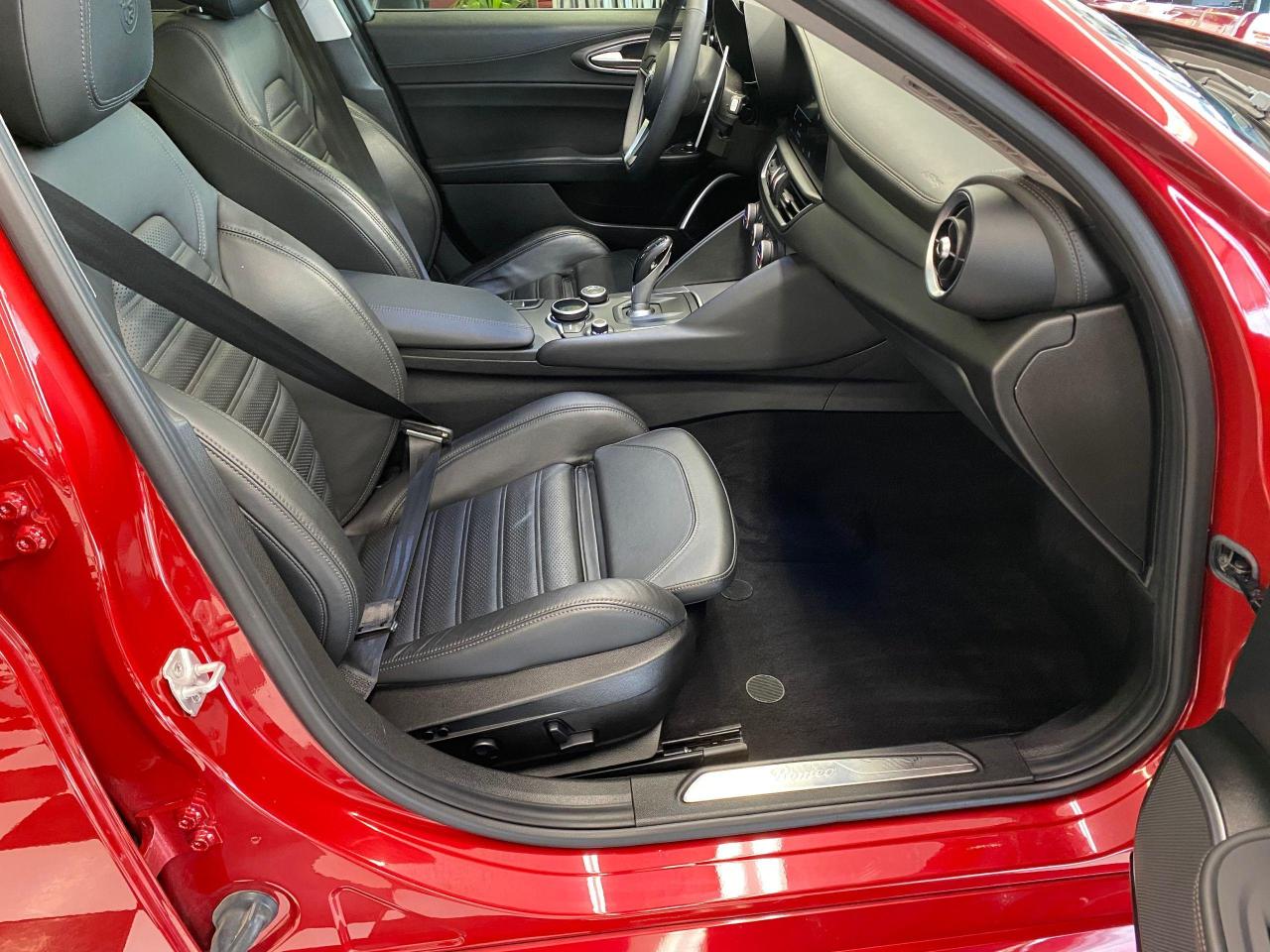 2017 Alfa Romeo Giulia Ti+GPS+Camera+Adaptive Cruise+ACCIDENT FREE - Photo #21