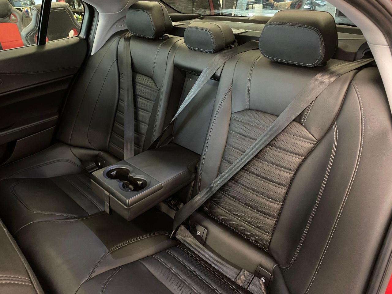 2017 Alfa Romeo Giulia Ti+GPS+Camera+Adaptive Cruise+ACCIDENT FREE - Photo #24