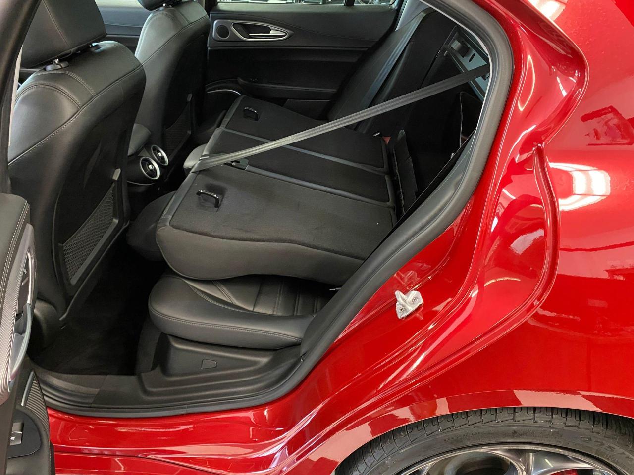 2017 Alfa Romeo Giulia Ti+GPS+Camera+Adaptive Cruise+ACCIDENT FREE - Photo #25