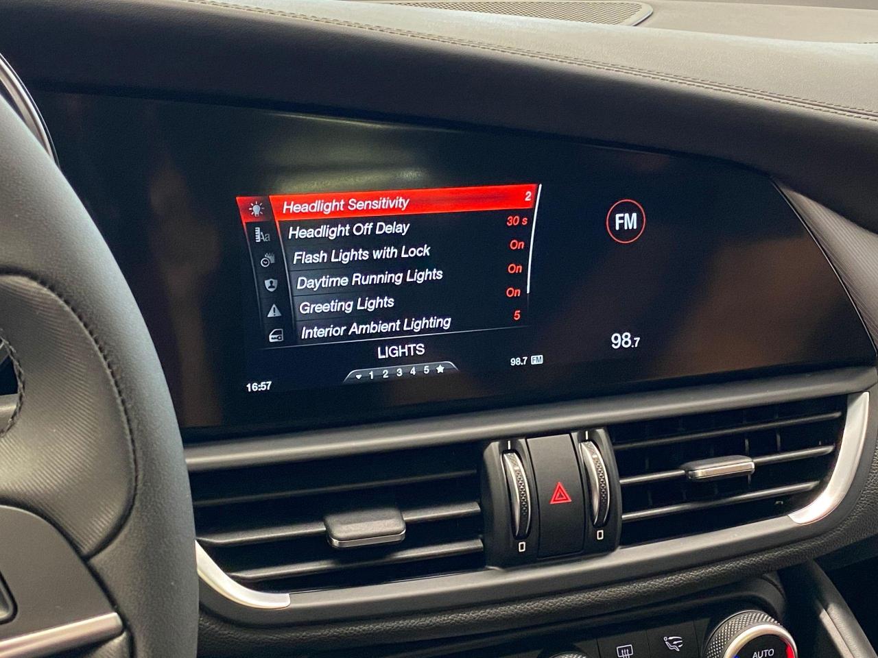 2017 Alfa Romeo Giulia Ti+GPS+Camera+Adaptive Cruise+ACCIDENT FREE - Photo #30
