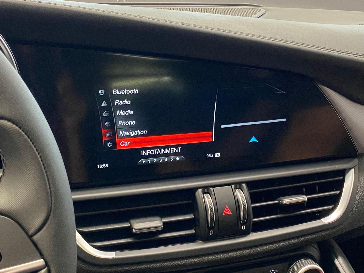 2017 Alfa Romeo Giulia Ti+GPS+Camera+Adaptive Cruise+ACCIDENT FREE - Photo #33