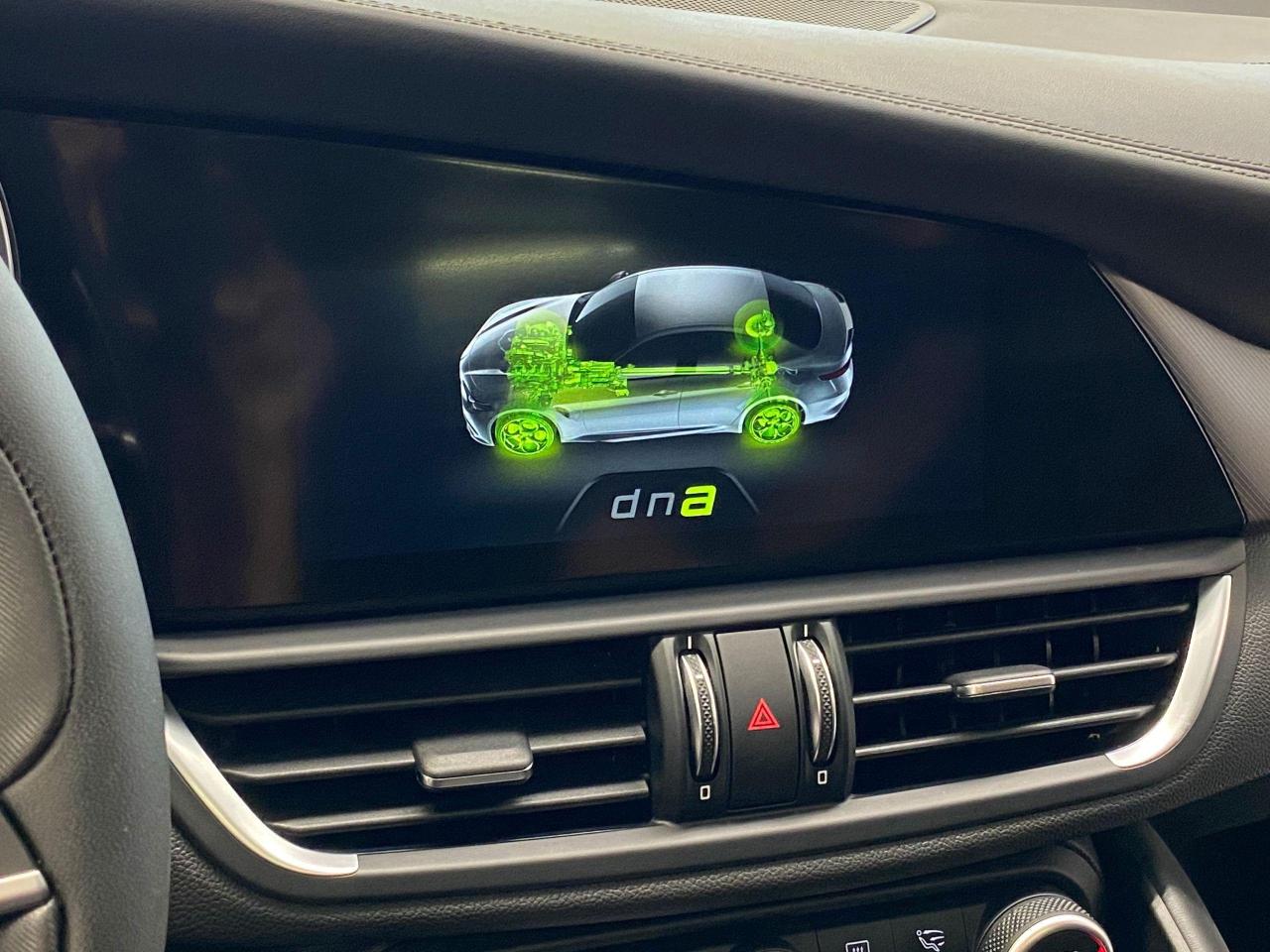 2017 Alfa Romeo Giulia Ti+GPS+Camera+Adaptive Cruise+ACCIDENT FREE - Photo #35