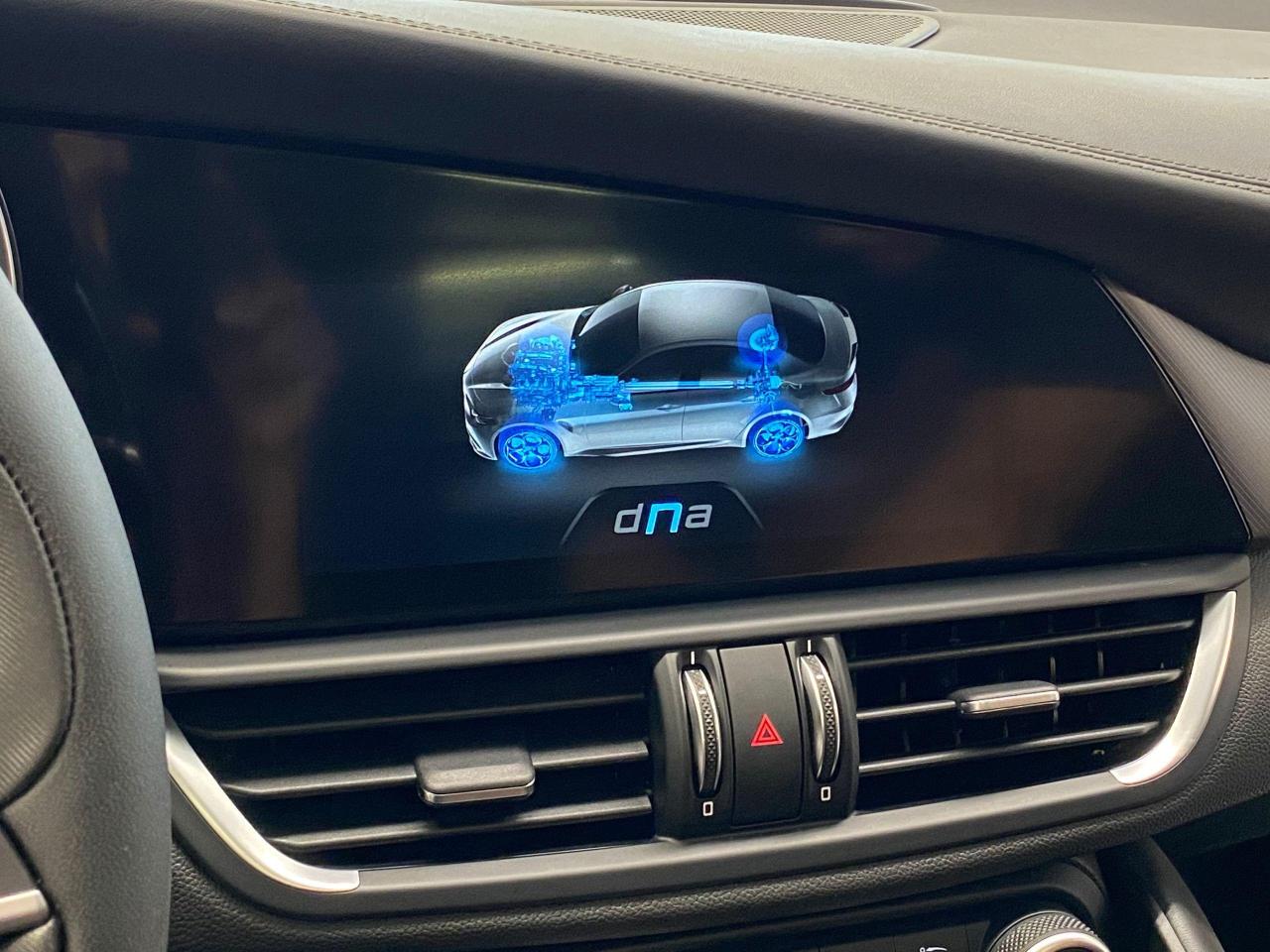 2017 Alfa Romeo Giulia Ti+GPS+Camera+Adaptive Cruise+ACCIDENT FREE - Photo #37