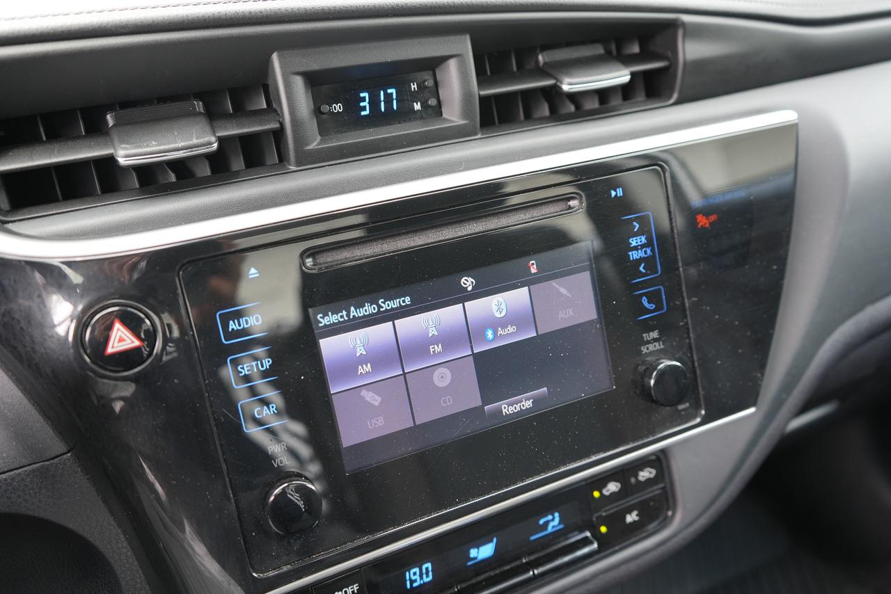2018 Toyota Corolla LE Photo