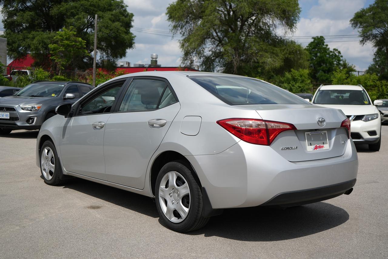 2018 Toyota Corolla LE Photo