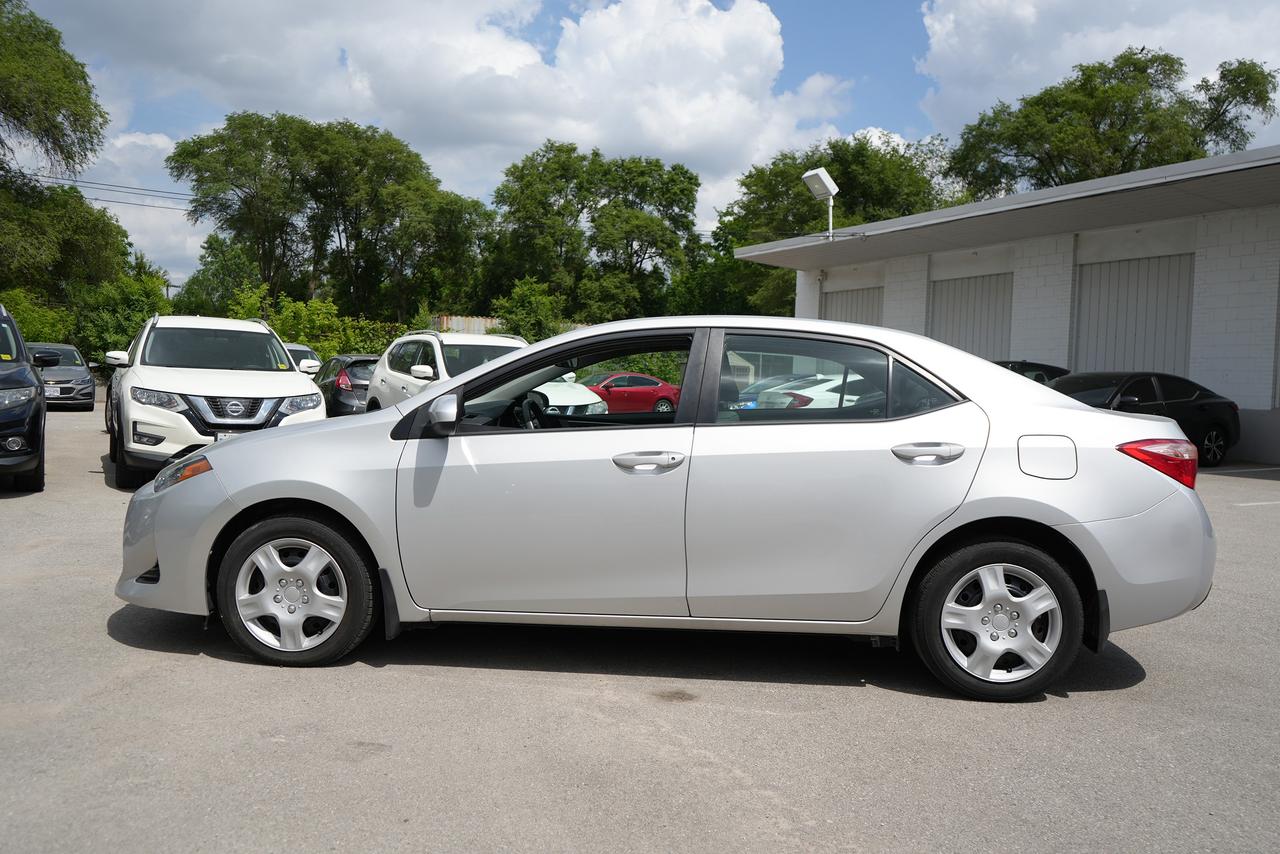 2018 Toyota Corolla LE Photo