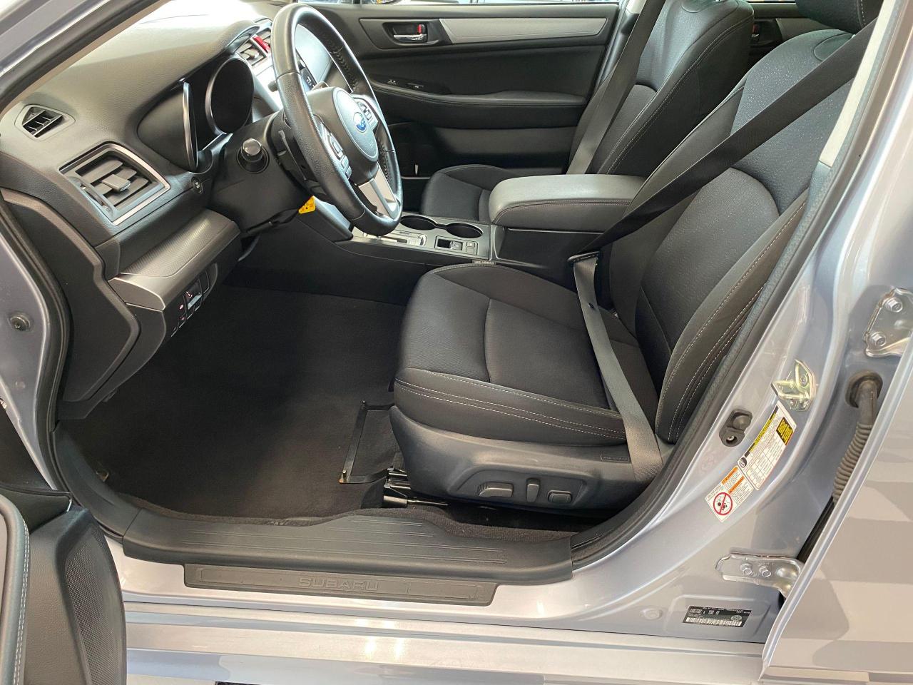 2017 Subaru Legacy 2.5i w/Touring AWD+Roof+Blind Spot+Accident Free - Photo #19