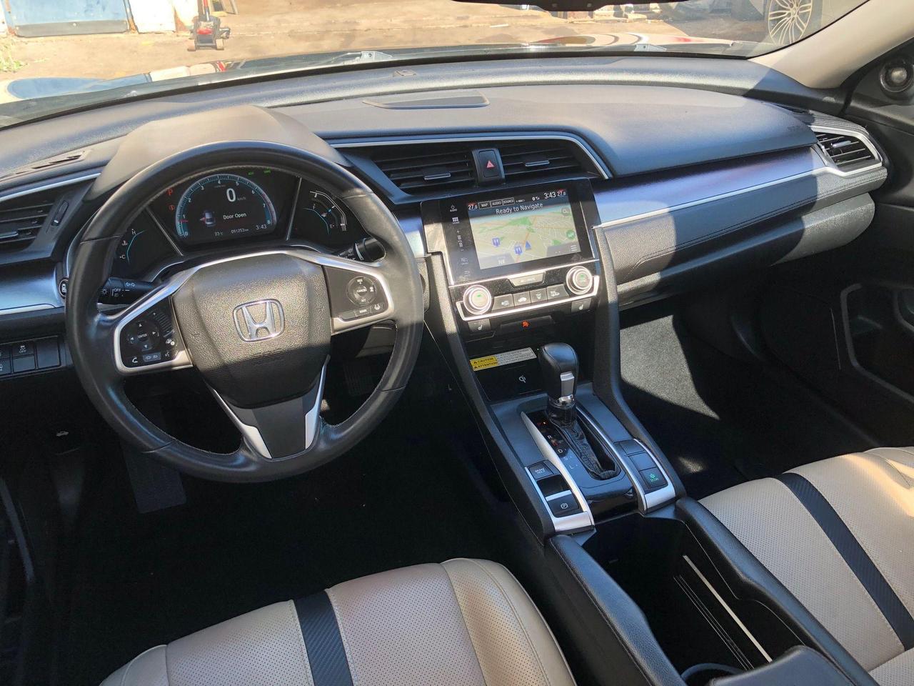 2016 Honda Civic Touring Photo