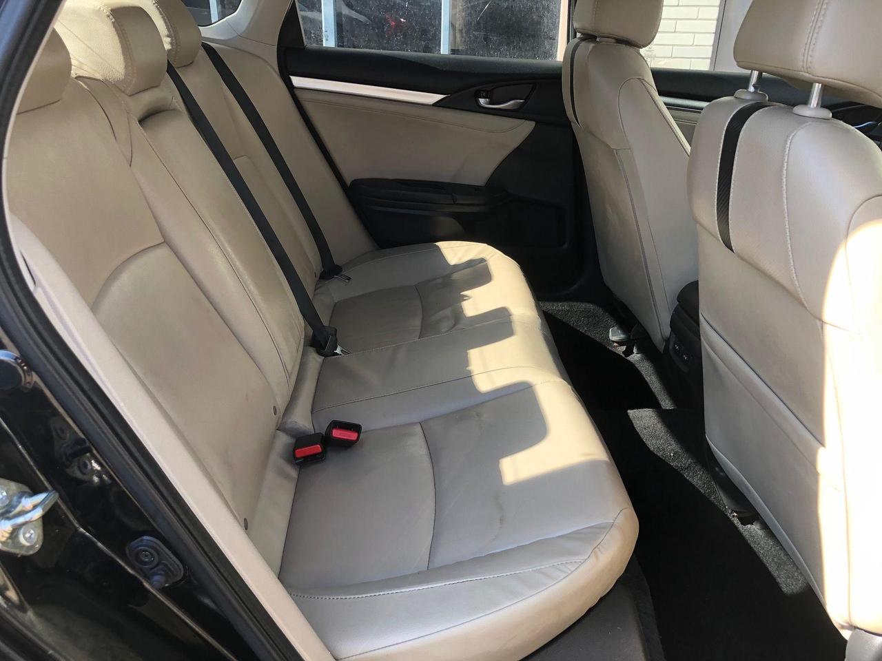 2016 Honda Civic Touring Photo