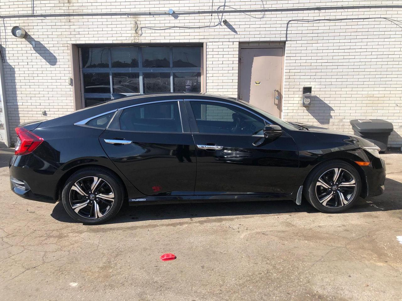 2016 Honda Civic Touring Photo