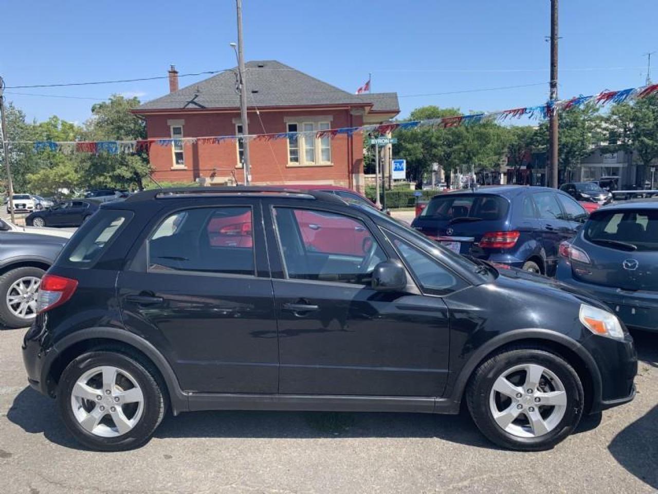2010 Suzuki SX4 Crossover JX Photo