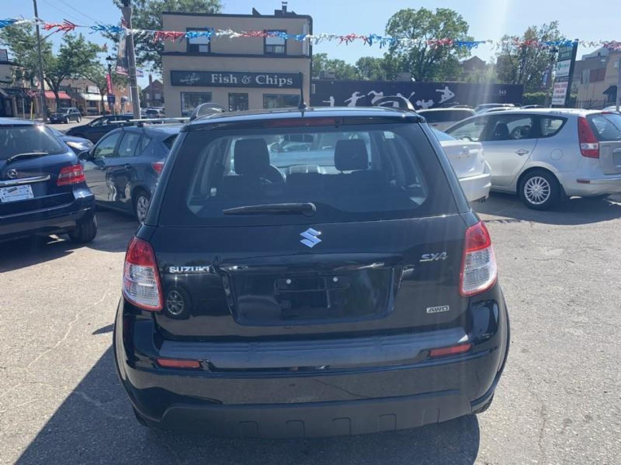 2010 Suzuki SX4 Crossover JX Photo