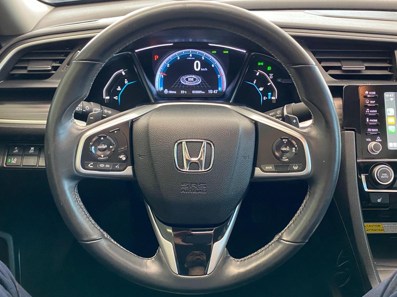 2019 Honda Civic Touring+Leather+Roof+Lane Keep+Apple+Accident Free Photo9