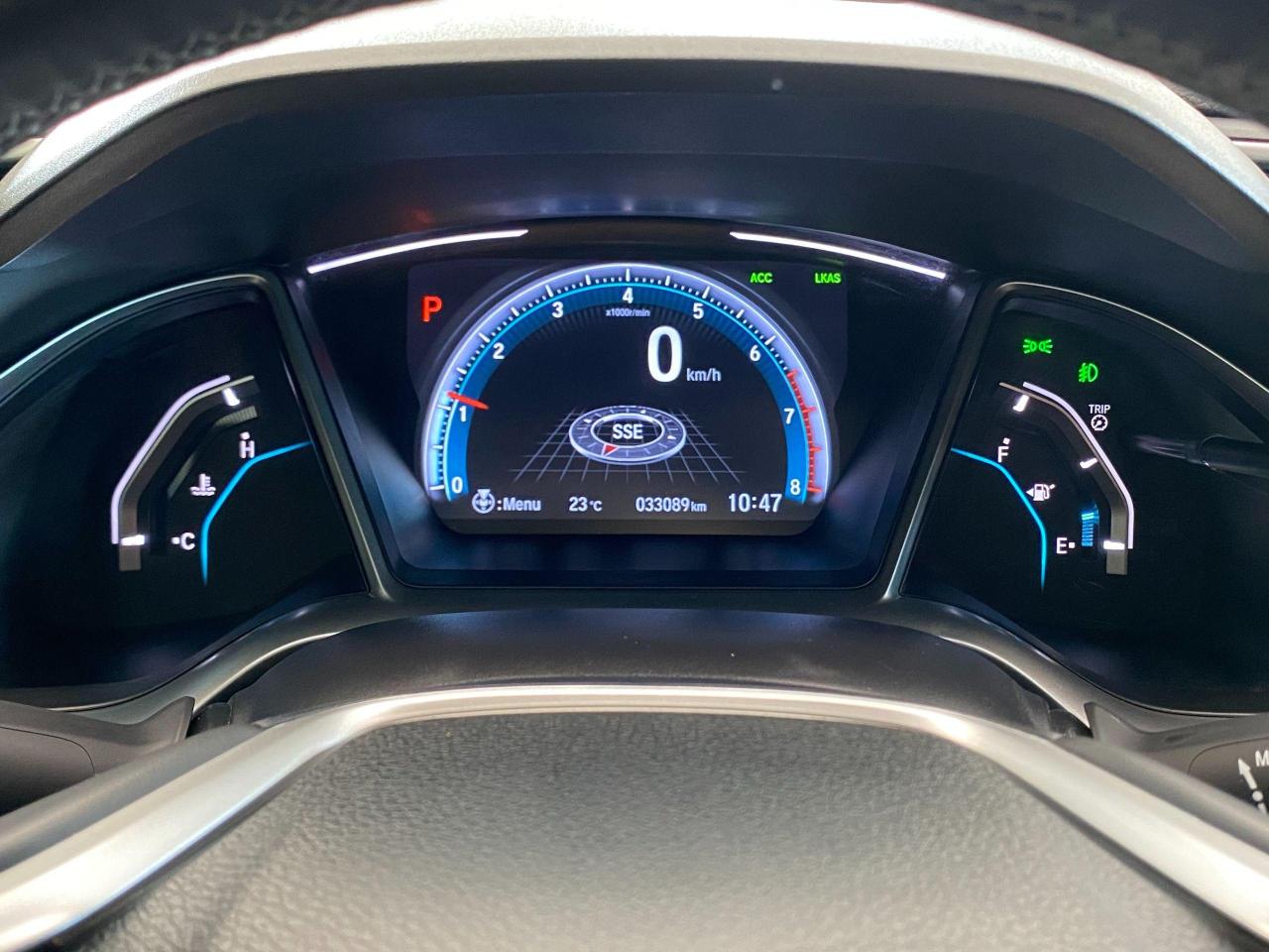 2019 Honda Civic Touring+Leather+Roof+Lane Keep+Apple+Accident Free - Photo #17