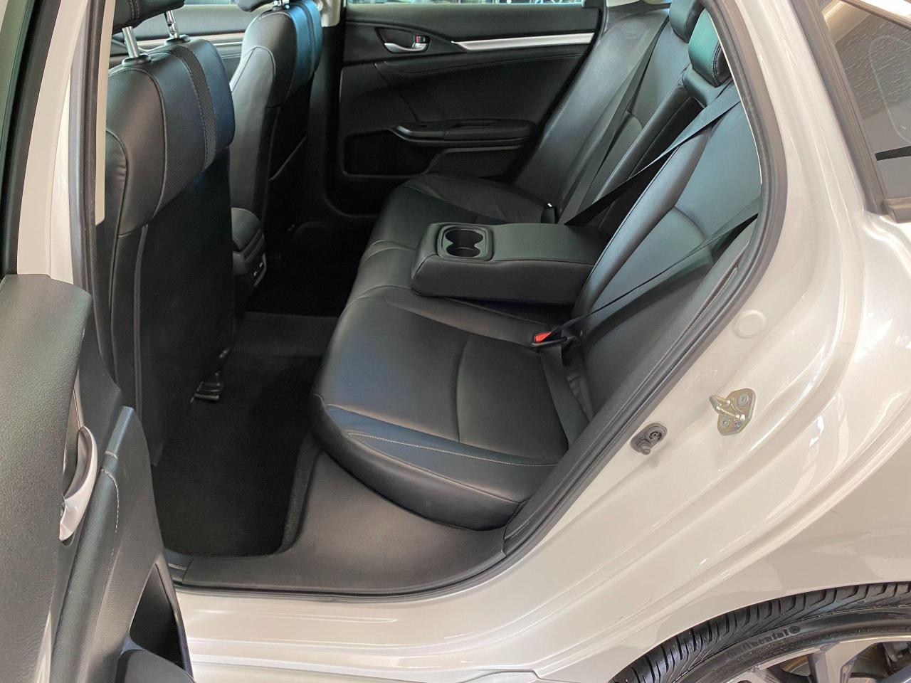 2019 Honda Civic Touring+Leather+Roof+Lane Keep+Apple+Accident Free - Photo #24