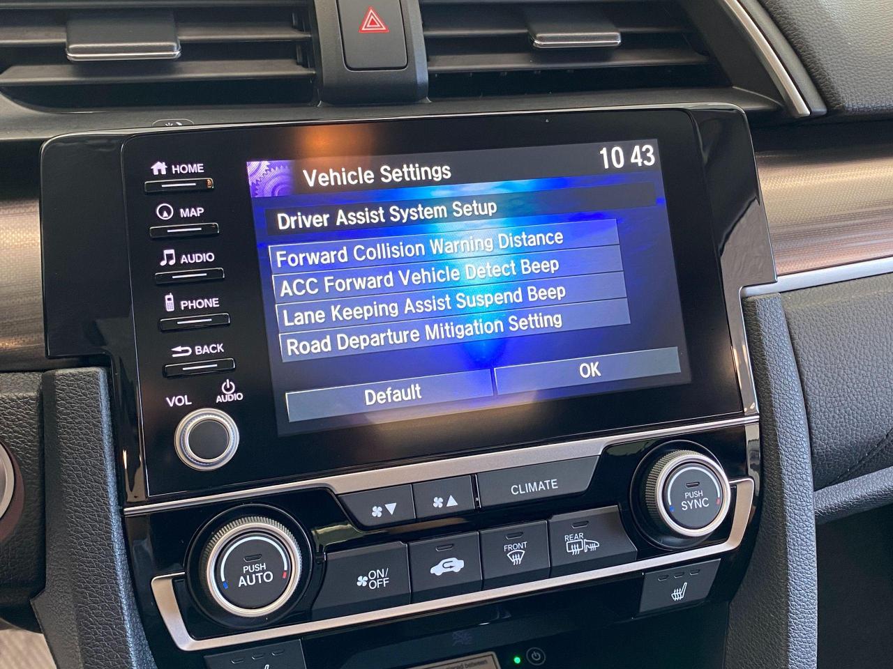 2019 Honda Civic Touring+Leather+Roof+Lane Keep+Apple+Accident Free Photo36