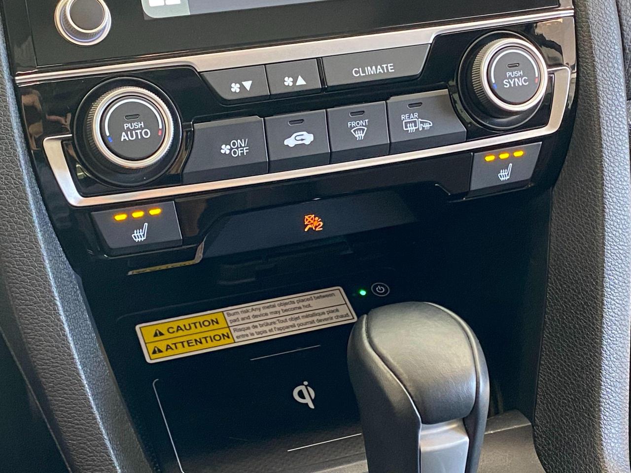 2019 Honda Civic Touring+Leather+Roof+Lane Keep+Apple+Accident Free - Photo #38