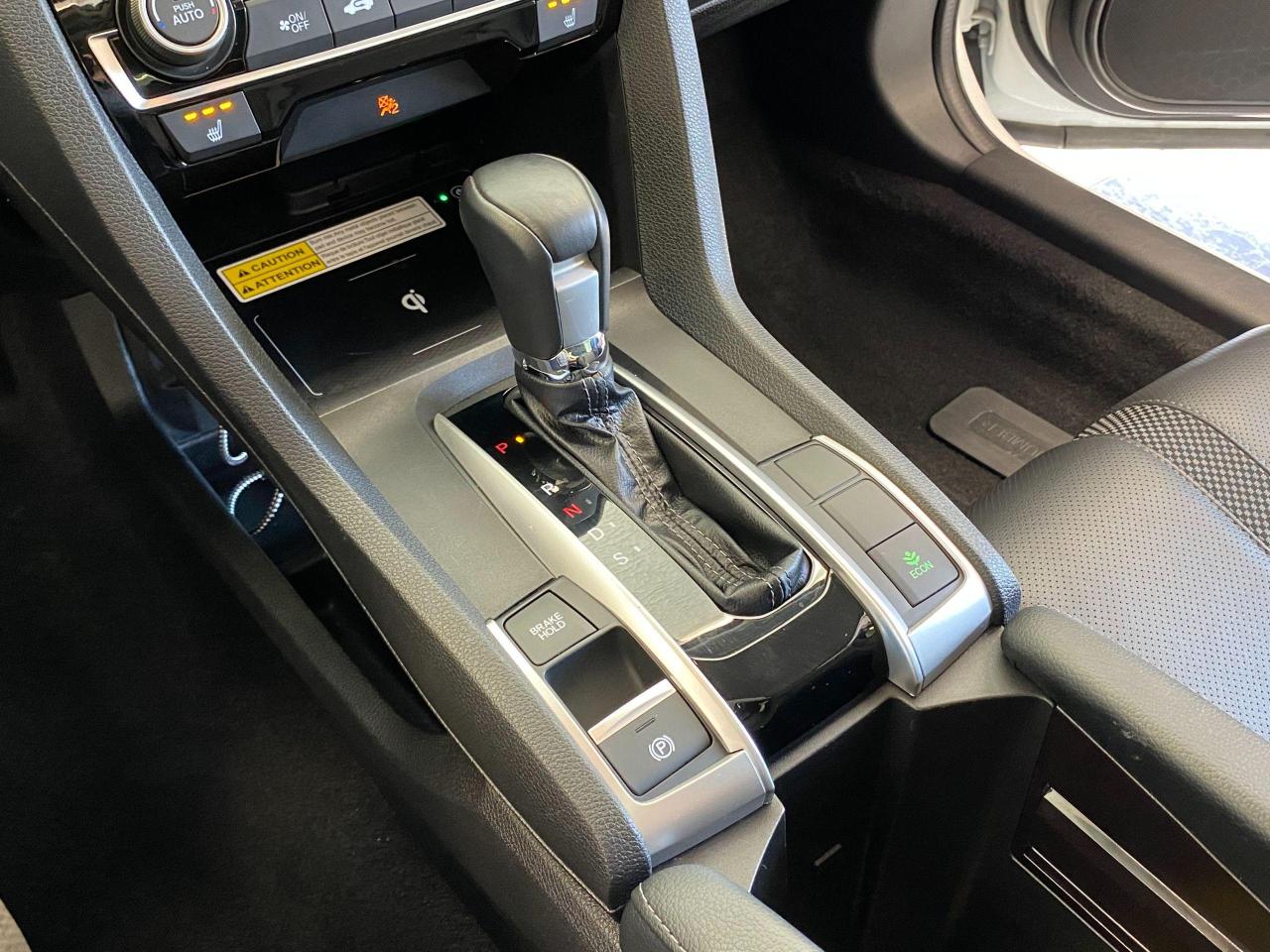 2019 Honda Civic Touring+Leather+Roof+Lane Keep+Apple+Accident Free - Photo #39