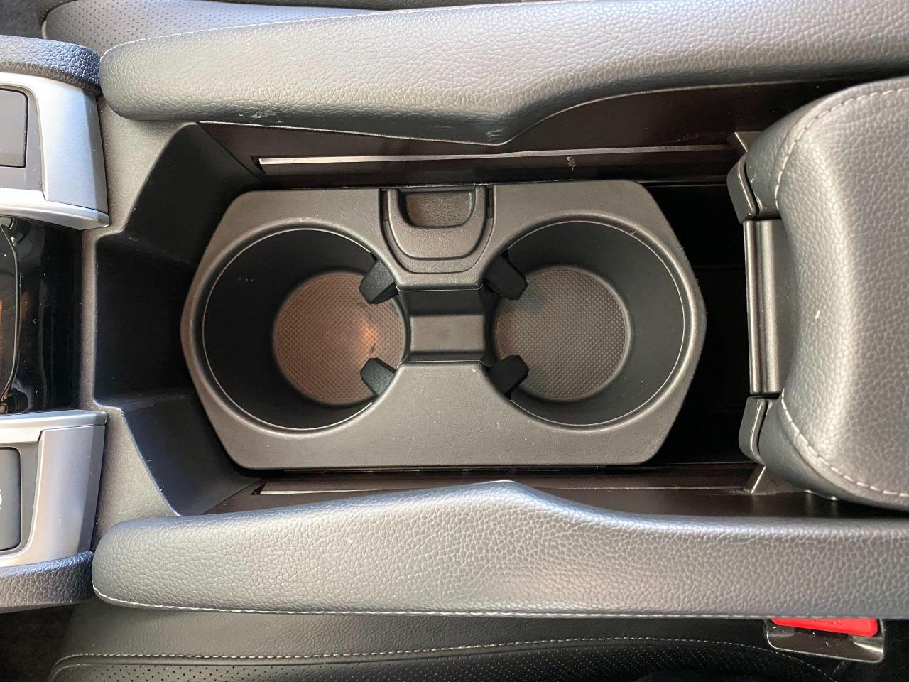 2019 Honda Civic Touring+Leather+Roof+Lane Keep+Apple+Accident Free - Photo #54