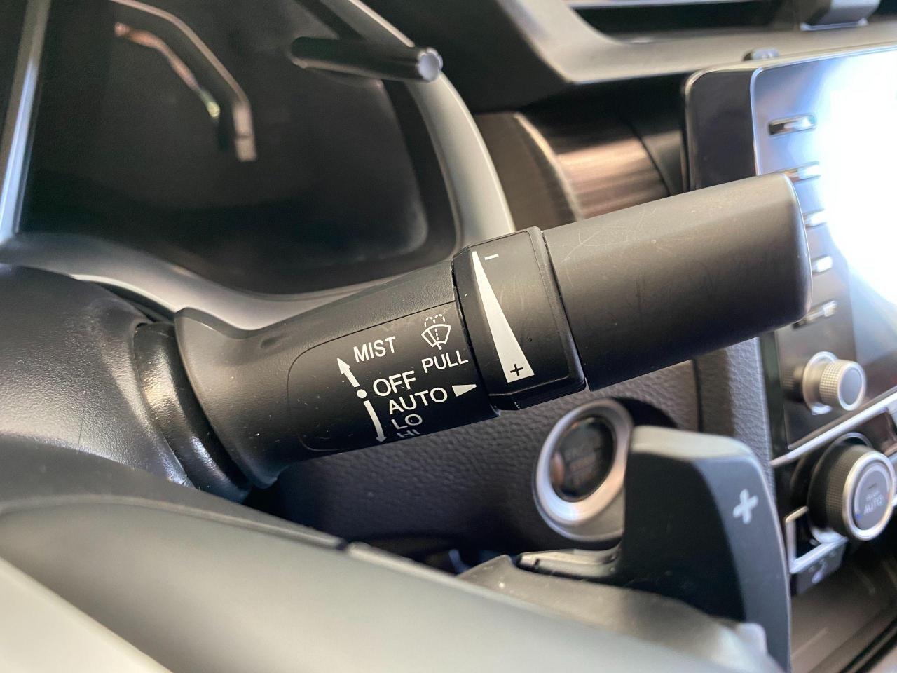2019 Honda Civic Touring+Leather+Roof+Lane Keep+Apple+Accident Free - Photo #59