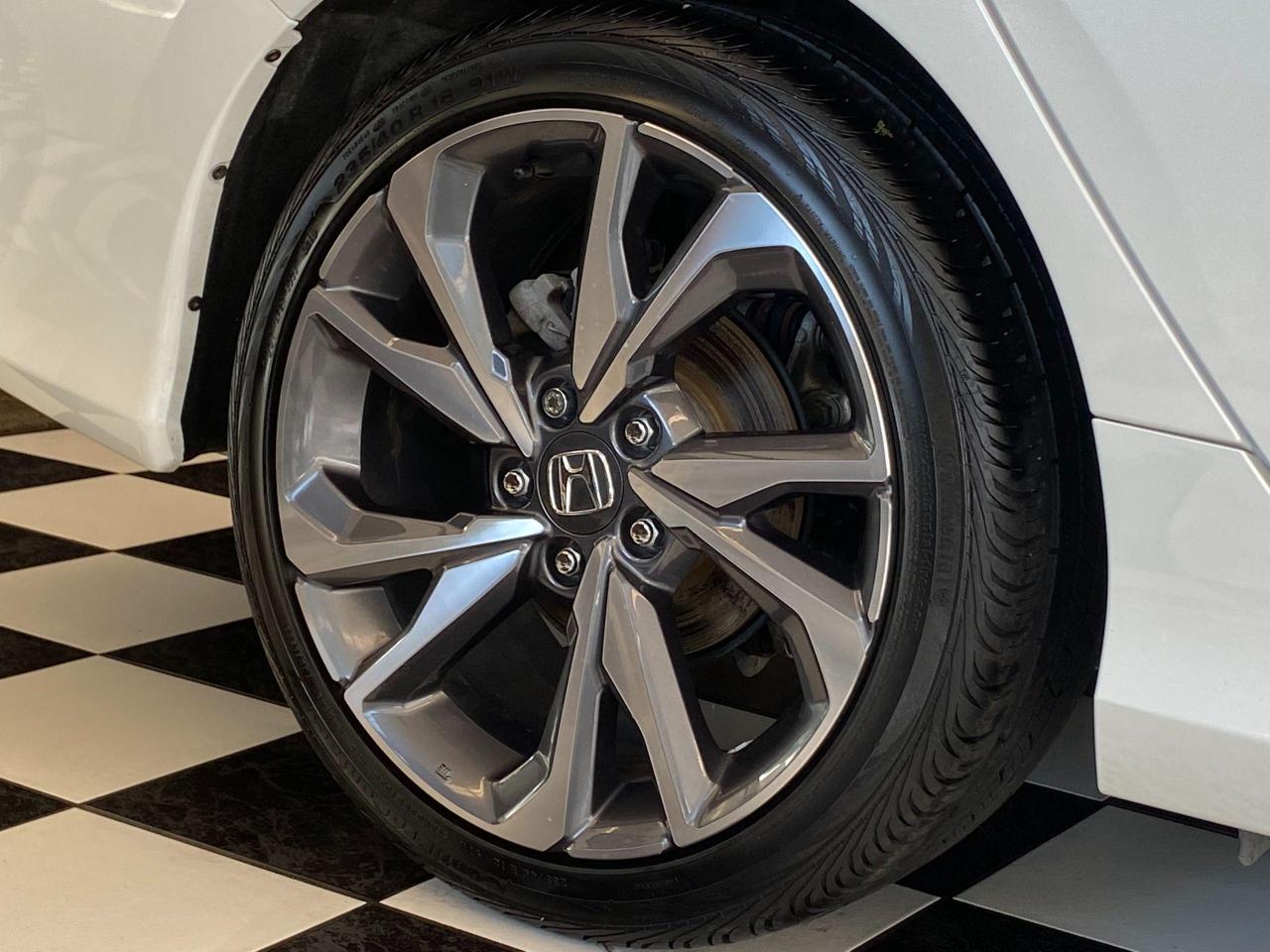 2019 Honda Civic Touring+Leather+Roof+Lane Keep+Apple+Accident Free - Photo #64