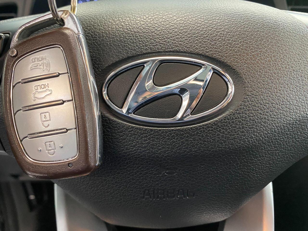 2019 Hyundai Elantra Preferred W/Sun & Safety PKG+Sunroof+ACCIDENT FREE - Photo #16