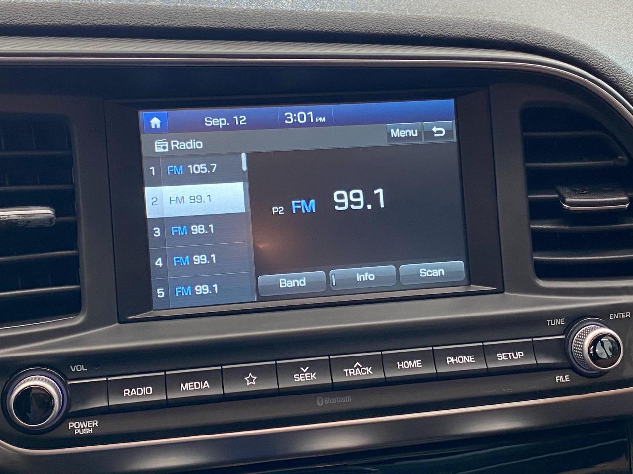 2019 Hyundai Elantra Preferred W/Sun & Safety PKG+Sunroof+ACCIDENT FREE - Photo #35