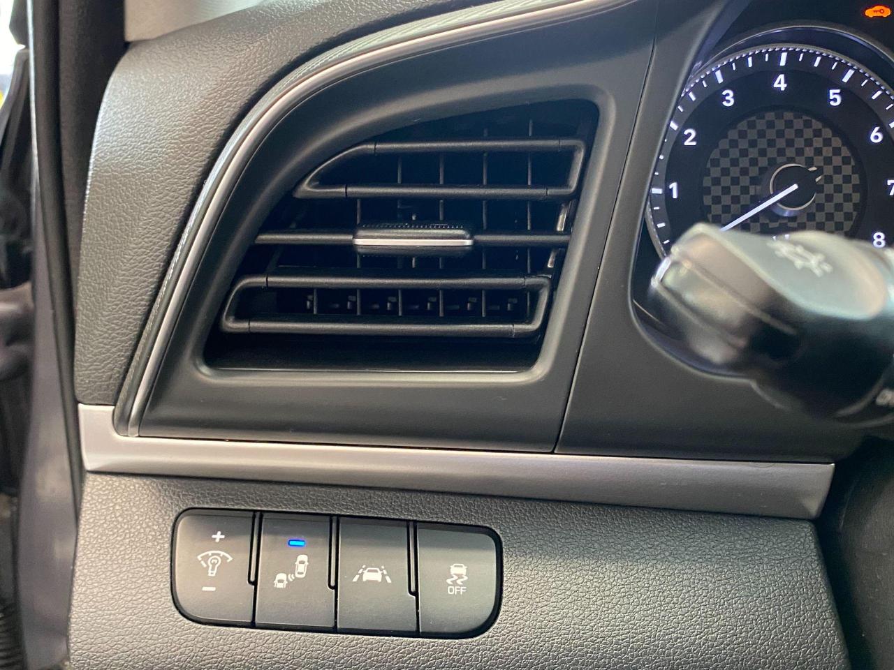 2019 Hyundai Elantra Preferred W/Sun & Safety PKG+Sunroof+ACCIDENT FREE - Photo #57