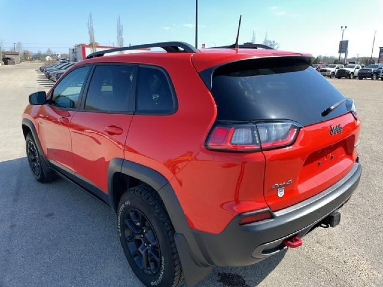 2021 Jeep Cherokee TRAILHAWK,SUNROOF,ONE OWNER,NO ACCIDENTS Photo2