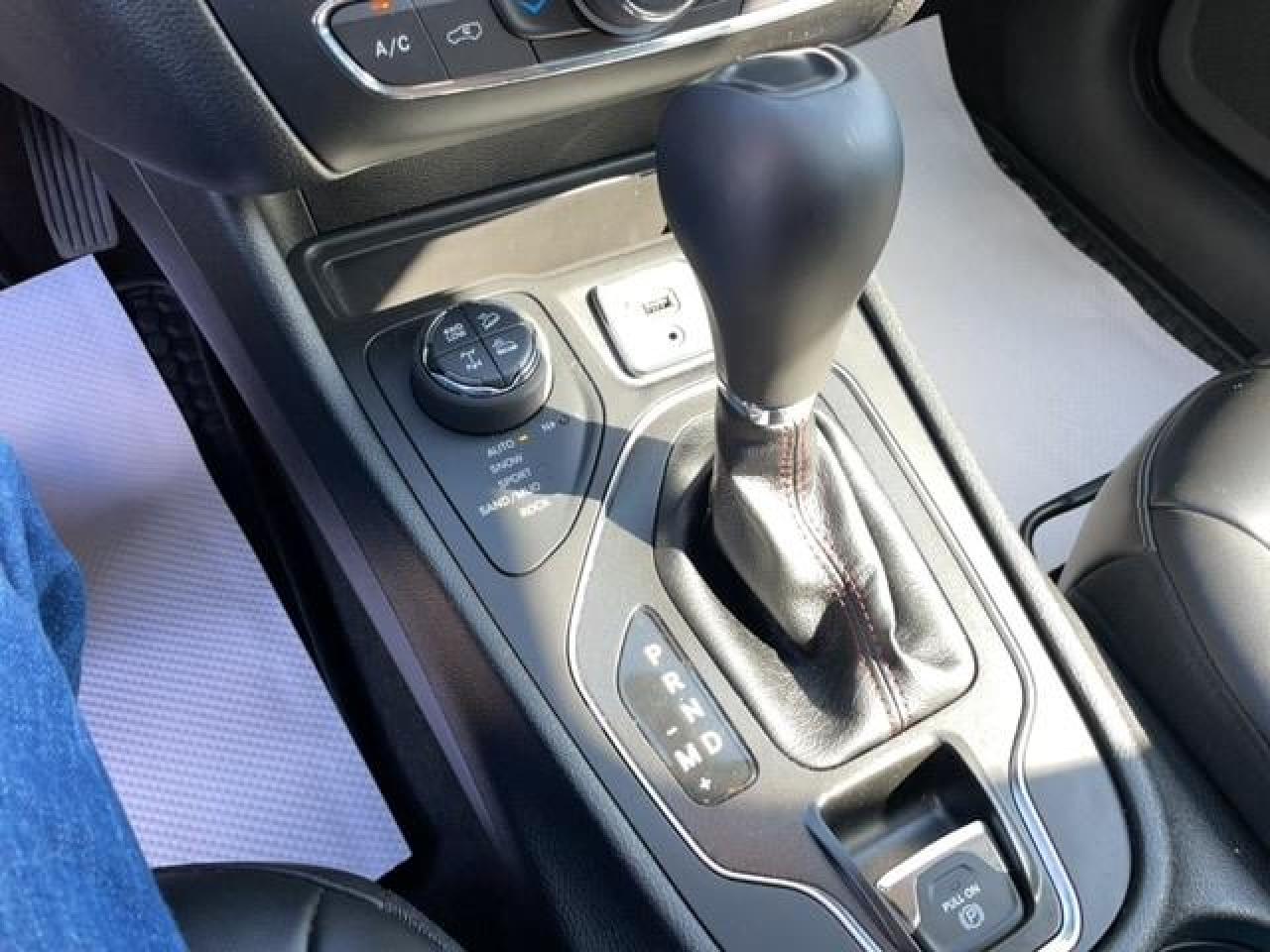 5688426