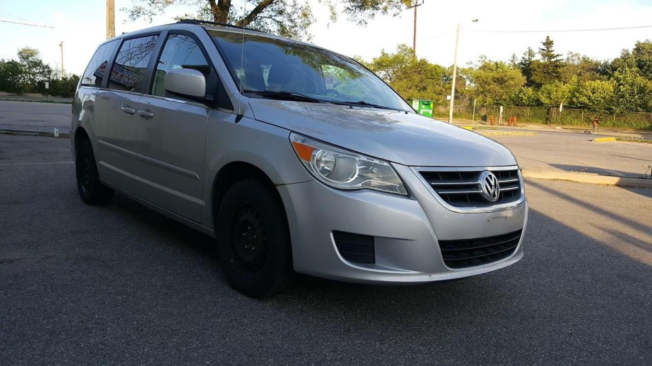 2010 Volkswagen Routan Comfortline / Certified / Warranty Photo4