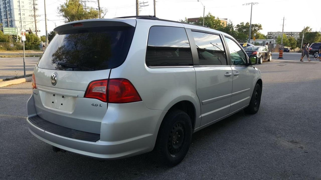 2010 Volkswagen Routan Comfortline / Certified / Warranty Photo