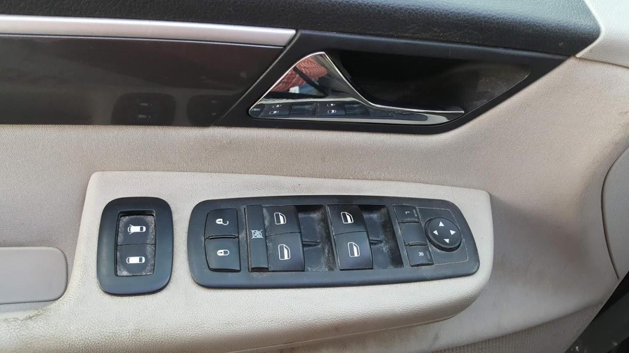 2010 Volkswagen Routan Comfortline / Certified / Warranty Photo