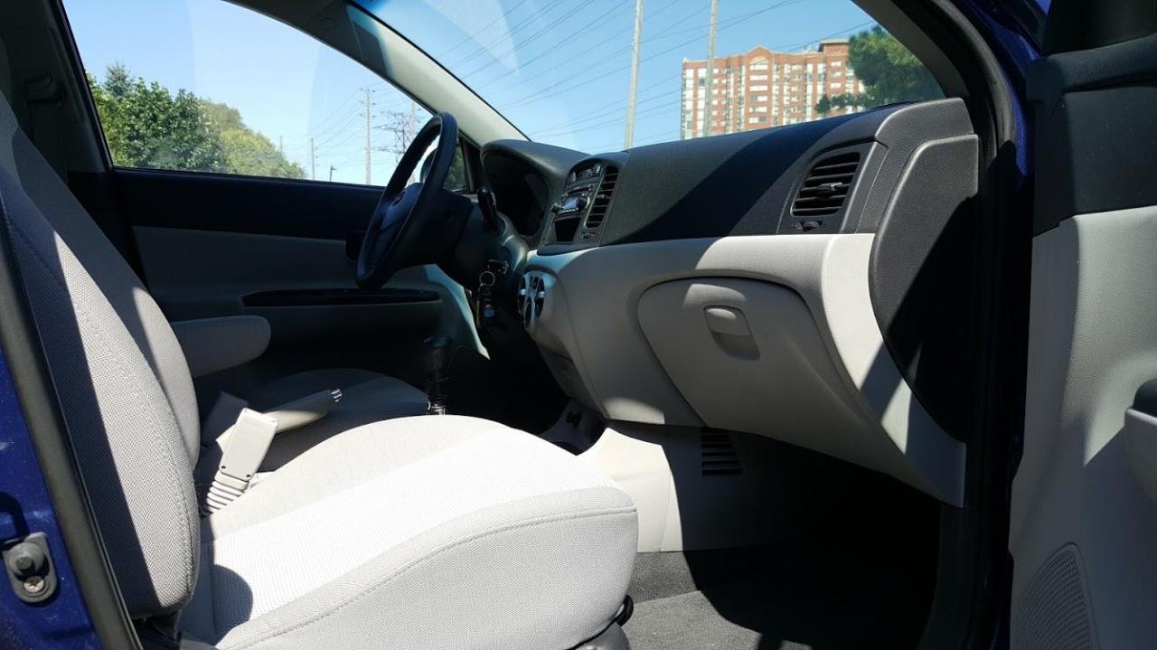 2009 Hyundai Accent Manual /  GL / Certified / Warranty Photo