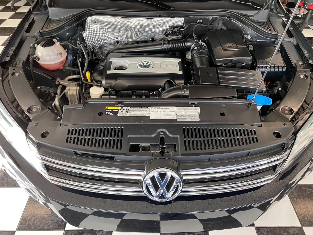 2016 Volkswagen Tiguan Special Edition 4 Motion+New Brakes+ACCIDENT FREE Photo7