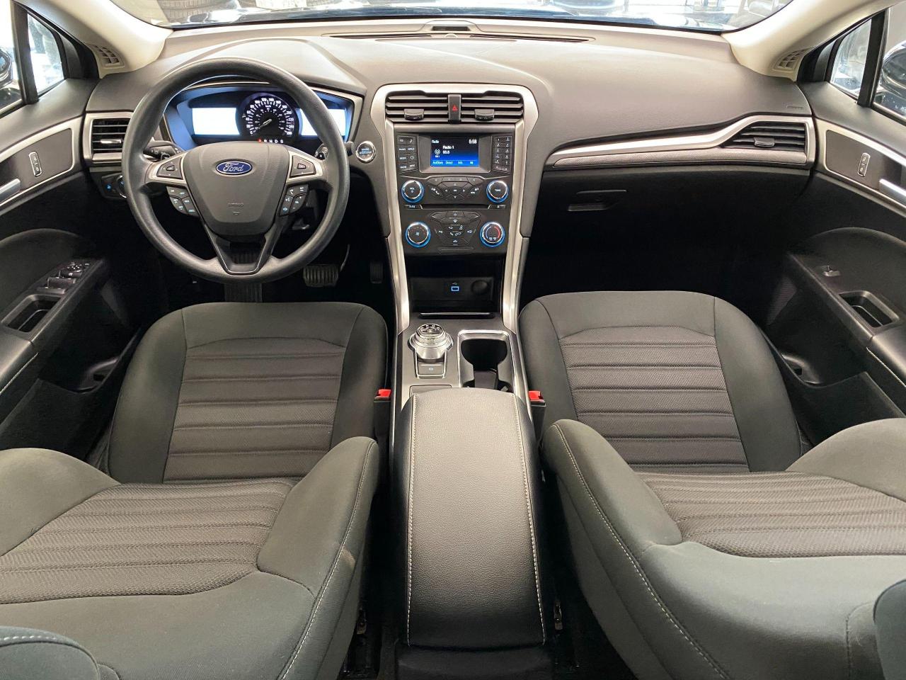 2018 Ford Fusion SE TECH+Blind Spot+Lane Keep Assist+ACCIDENT FREE - Photo #8