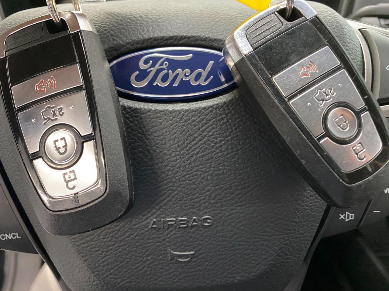 2018 Ford Fusion SE TECH+Blind Spot+Lane Keep Assist+ACCIDENT FREE - Photo #15