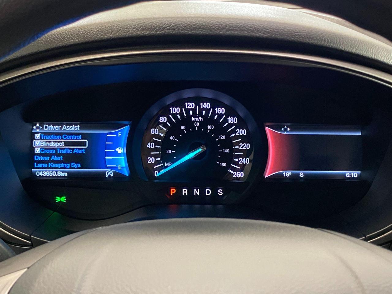 2018 Ford Fusion SE TECH+Blind Spot+Lane Keep Assist+ACCIDENT FREE - Photo #16