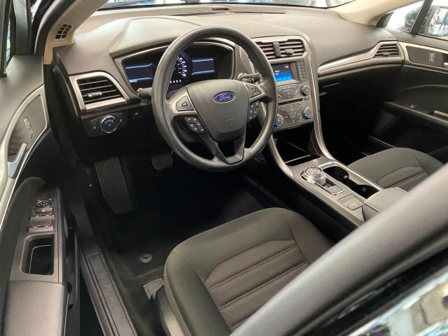 2018 Ford Fusion SE TECH+Blind Spot+Lane Keep Assist+ACCIDENT FREE Photo17