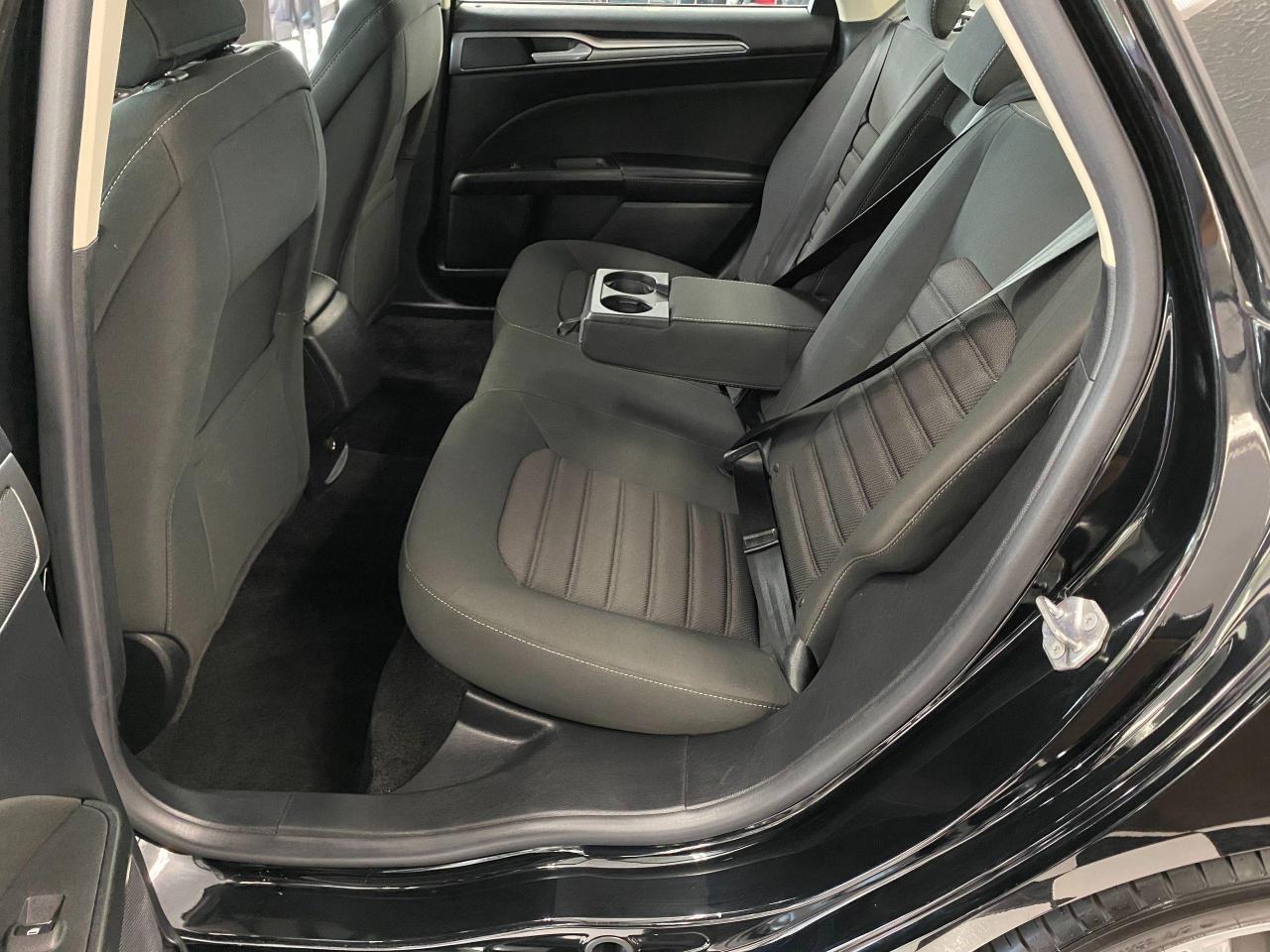 2018 Ford Fusion SE TECH+Blind Spot+Lane Keep Assist+ACCIDENT FREE - Photo #22