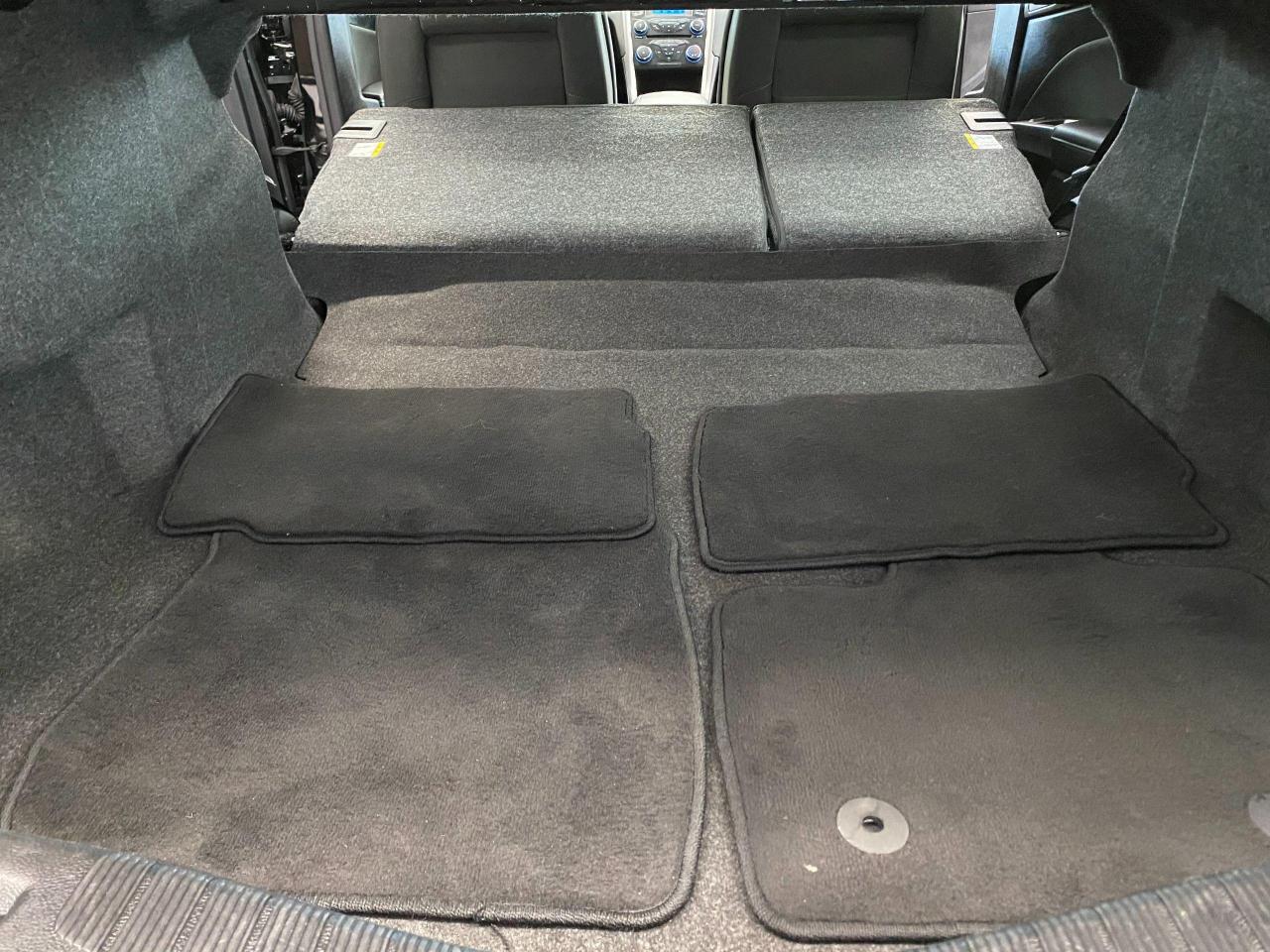 2018 Ford Fusion SE TECH+Blind Spot+Lane Keep Assist+ACCIDENT FREE - Photo #25