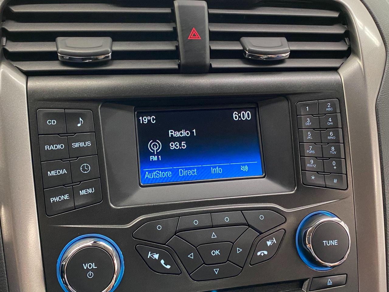 2018 Ford Fusion SE TECH+Blind Spot+Lane Keep Assist+ACCIDENT FREE - Photo #29